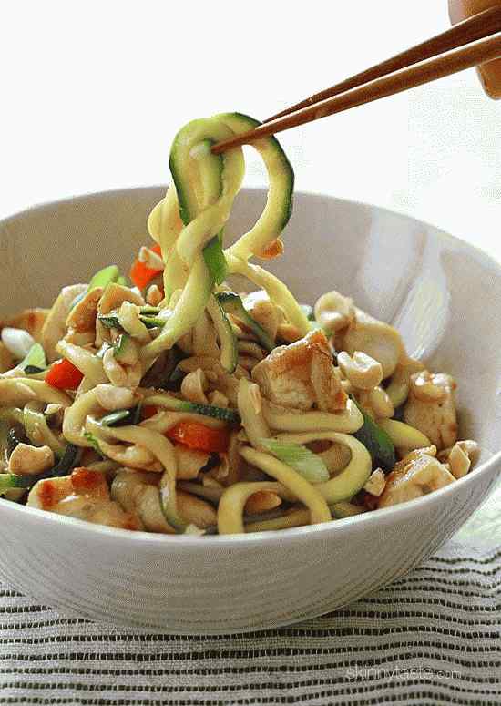 Kung Pao Chicken Zoodles v dvoje