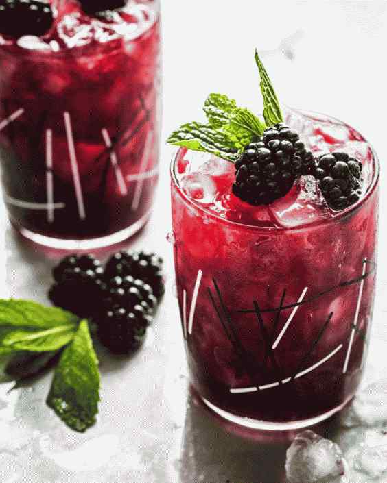 билкови коктейли: Blackberry Mint Julep