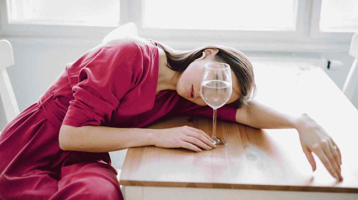 femme, à, verre eau