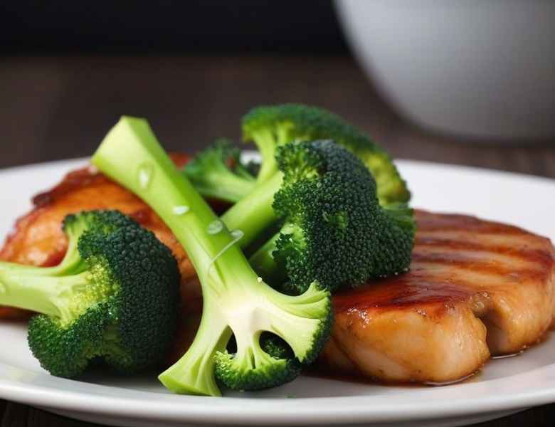 Pros and Cons of Eating Chicken and Broccoli Regularly