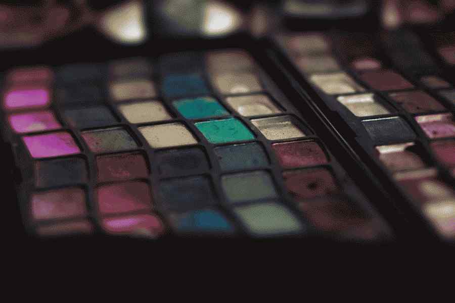 10 sfaturi de machiaj de la profesioniștii din industria modei de frumusețe