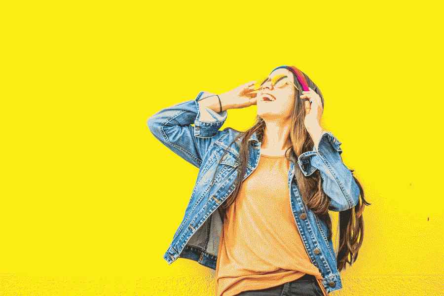 あなたが前向きな見通しのために従うことができる18の最高の人生のアドバイス