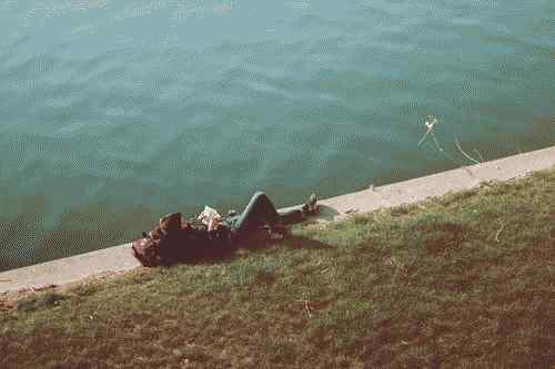7 věcí, které introverti dělají, díky nimž jsou naprosto atraktivní