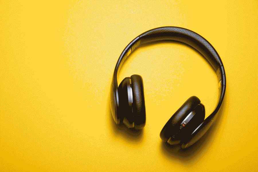 10 išsiskyrusių R&B dainų, skirtų klausytis sudaužytos širdies