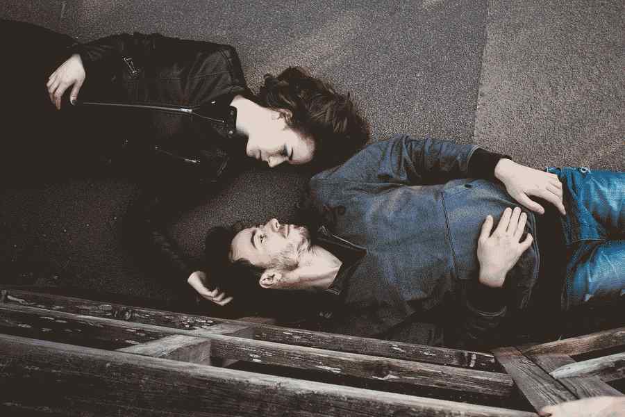 Twin Flame Telepathy: Cum să te conectezi fără cuvinte.